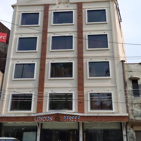 Treehouse London Street Amritsar Hotel ภายนอก รูปภาพ