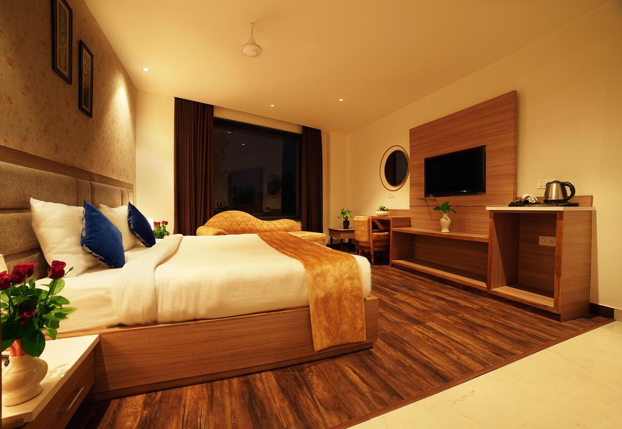 Treehouse London Street Amritsar Hotel ภายนอก รูปภาพ
